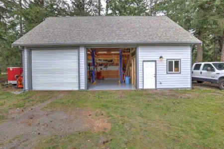 Large Indoor Storage with two lifts