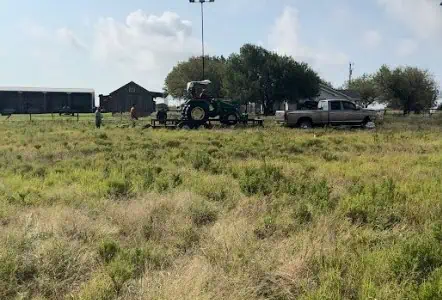 Vehicle & Equipment Storage – Large 18 acre Private Lot Right off I-10 in Luling, TX